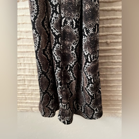 Snakeskin Print Jersey Jumpsuit Sz 10 by Calvin Klein - Picture 5 of 7